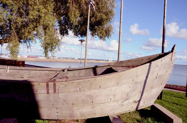 Velho barco de madeira . — Fotografia de Stock