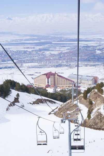 --dan skilift içinde Palandöken Erzurum üzerinde göster — Stok fotoğraf