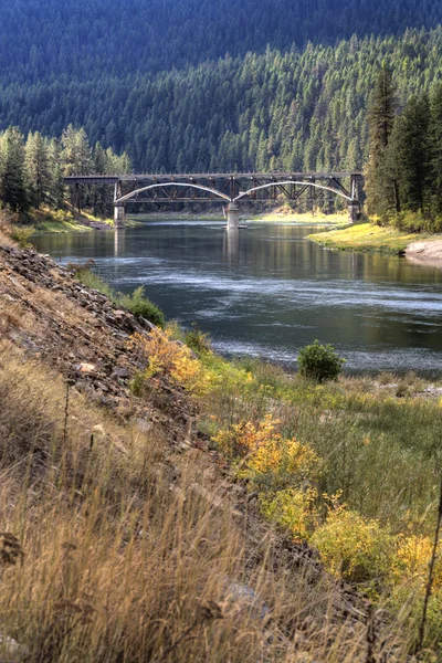 Brücke über den Flathead River. — Stockfoto