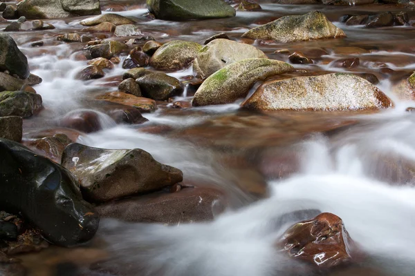 Large rocks in stream. — Stock Photo, Image
