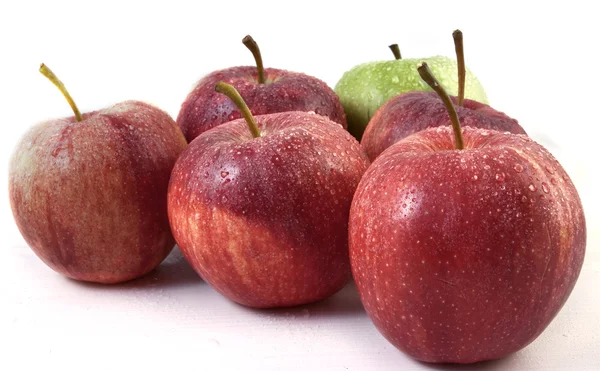 Rote Äpfel — Stockfoto