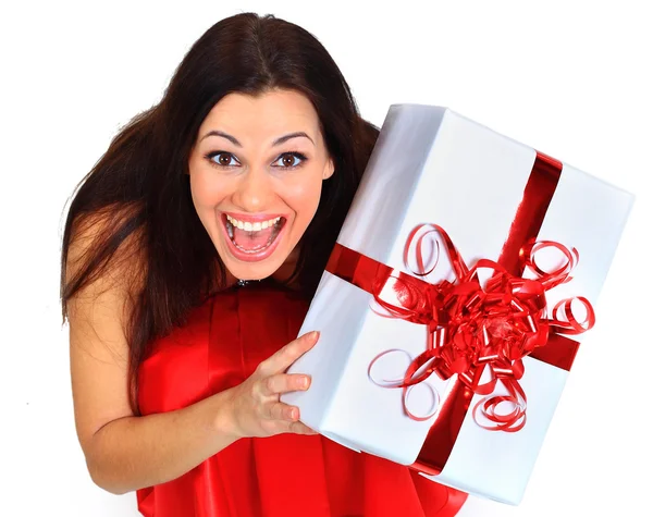 Молода щаслива жінка з подарунком — стокове фото