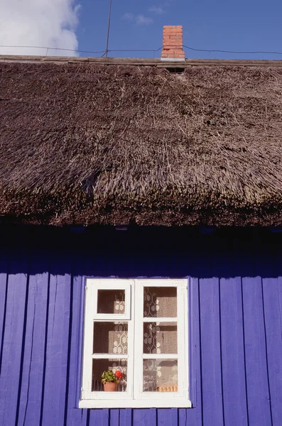Фрагмент деревянного дома — стоковое фото