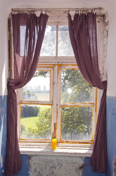 Historical manor window — Stock Photo, Image