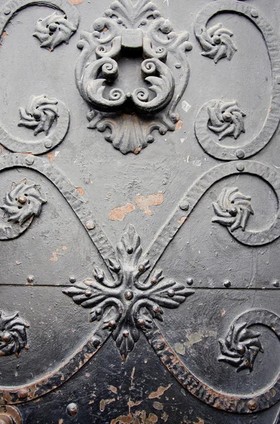 Eski kasaba vintage metal kapı — Stok fotoğraf