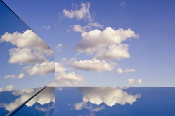 Clouds reflections on two mirrors — Stock Photo, Image