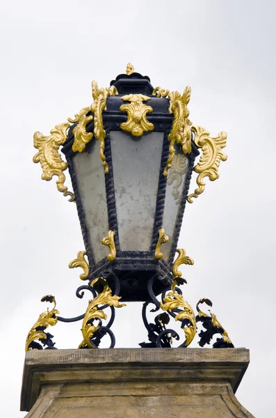 Ročník okrasné pouliční lampa — Stock fotografie