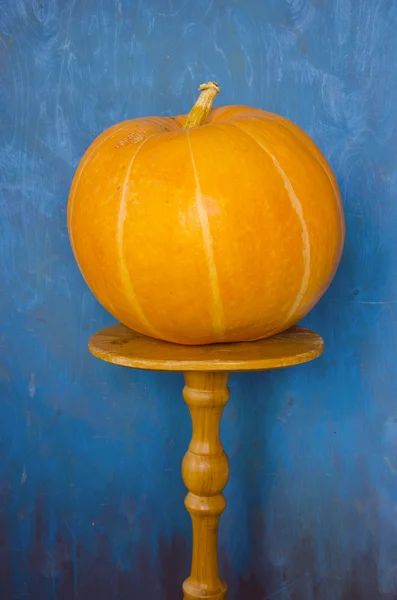 Pomeranč dýně na stůl — Stock fotografie