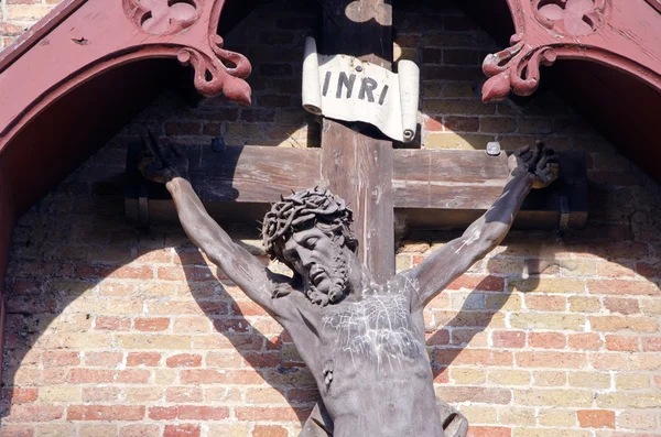 Crucifixo histórico fragmento na parede — Fotografia de Stock