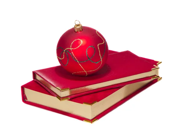 Bola de Natal em calendários — Fotografia de Stock