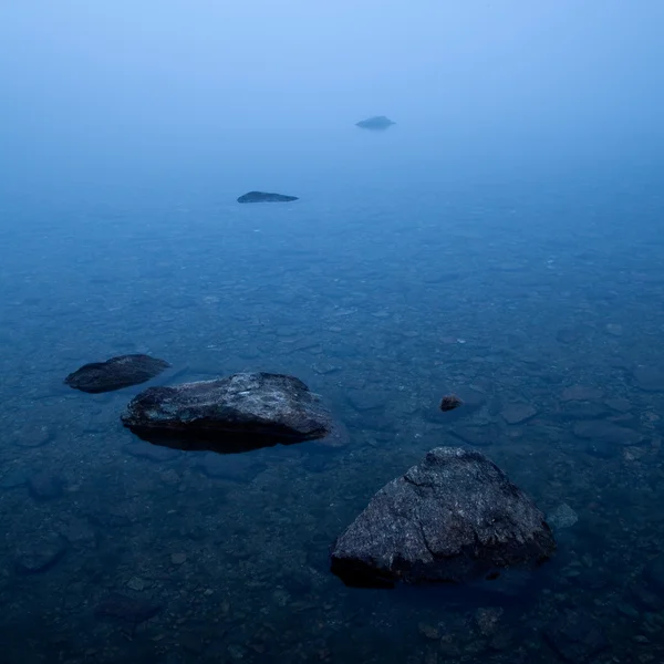 Stock image Brume sur le lac