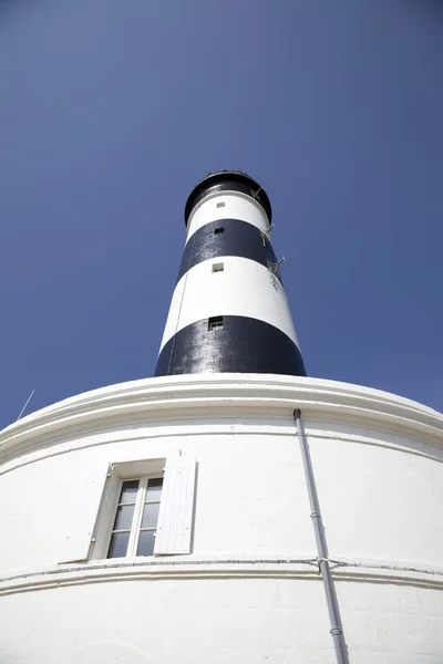 Le phare de Chassiron vu d 'en bas — стоковое фото