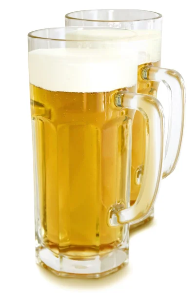 Twee mokken bier — Stockfoto