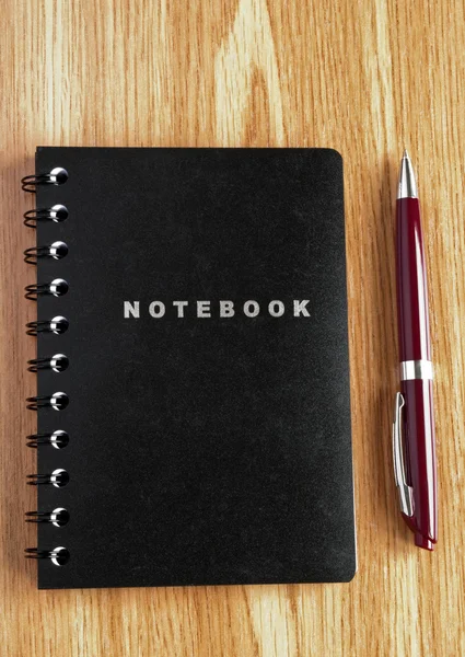 Buku catatan dan pena — Stok Foto
