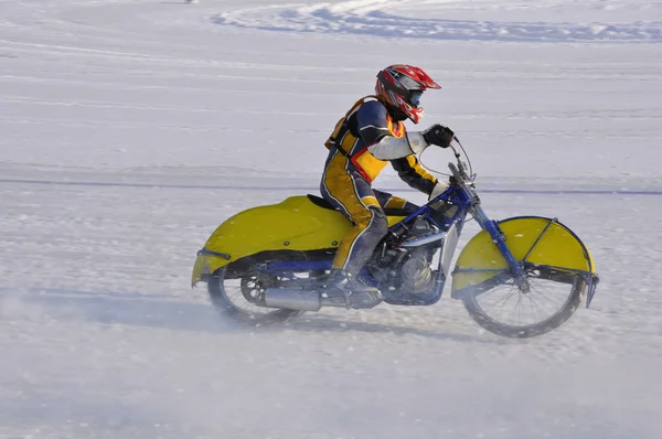 Race de ice speedway, versnelt — Stockfoto