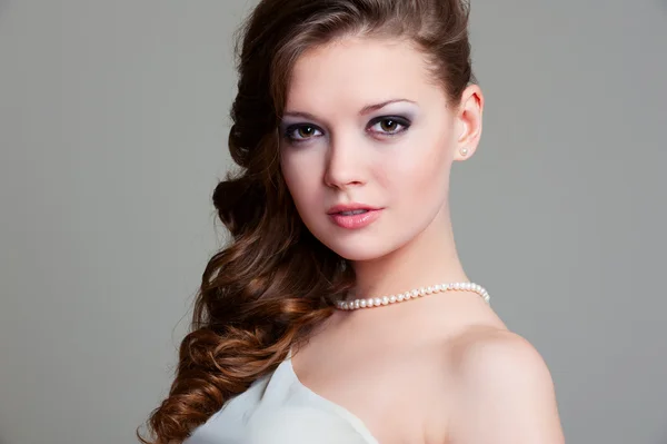 Saç modeli ile güzel kadın portresi — Stok fotoğraf