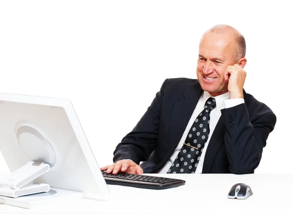 Podnikatel vedoucí smajlík sedí na pracovišti — Stock fotografie