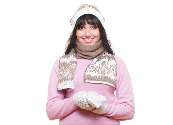 帽子和围巾的笑脸女人 — 图库照片