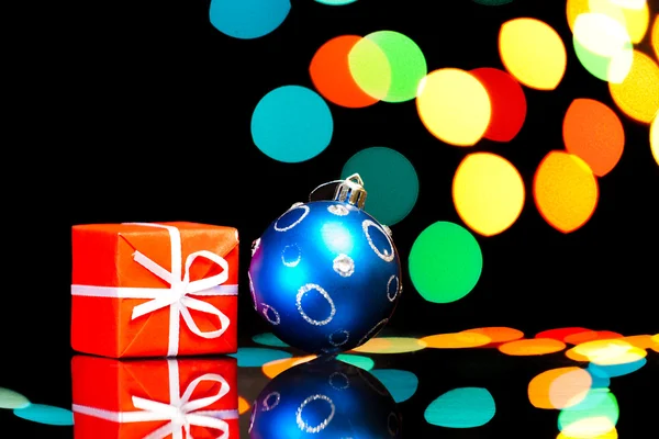 Weihnachtsspielzeug und Geschenke. — Stockfoto