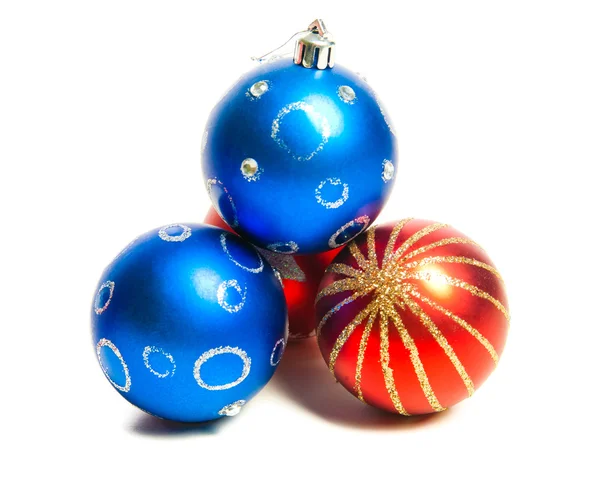 Різдвяні червоно-сині іграшки — стокове фото