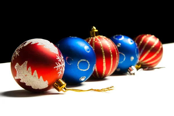 Jul röda och blå leksaker — Stockfoto