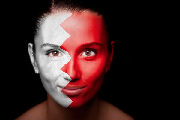 Portrait of a woman with the flag of the Bahrain — Stock Photo, Image