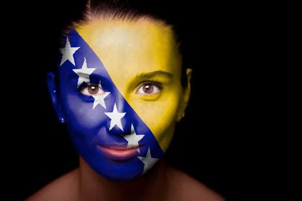 Mulher com a bandeira da Bósnia e Herzegovina — Fotografia de Stock