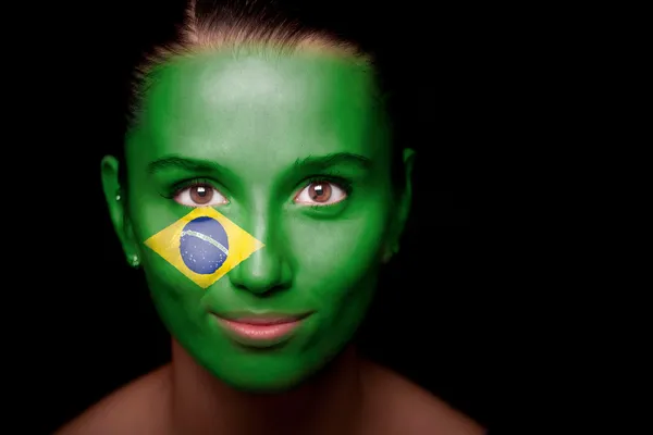一个女人的画像和巴西的国旗 — 图库照片