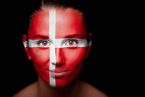 Portret kobiety z pod banderą Danii — Zdjęcie stockowe