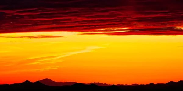 Zachód słońca nad pustynią — Zdjęcie stockowe
