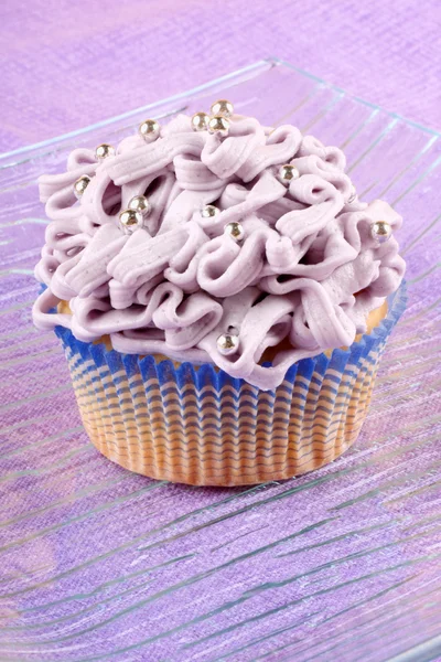 Fancy ljus lila cupcake — Stockfoto