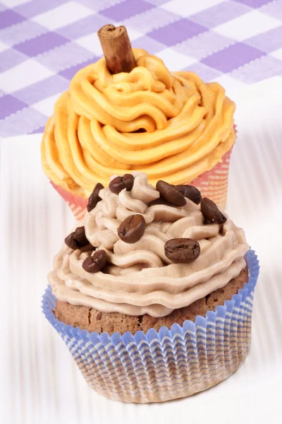 Két díszes cupcakes — Stock Fotó
