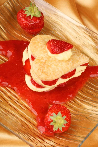 Strawberry and custard millefeuille — Stock Photo, Image