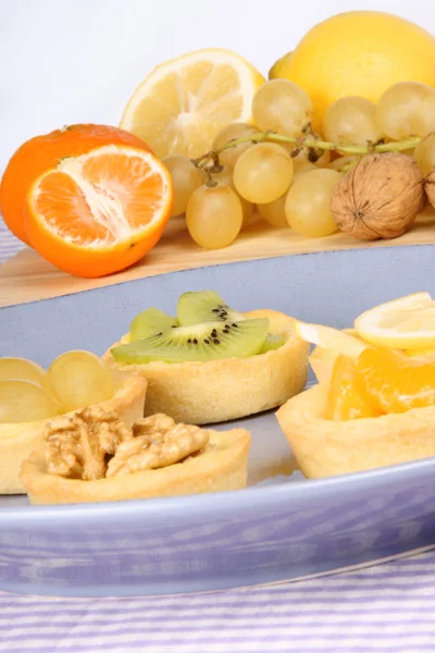 Verschiedene Mini-Fruchtkuchen — Stockfoto