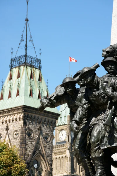 Detail of National War Memorial and Parliament of Canada in Otta — Stock Photo, Image