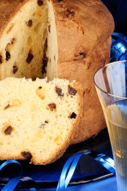 panettone ve spumante İtalyan Noel kompozisyonu