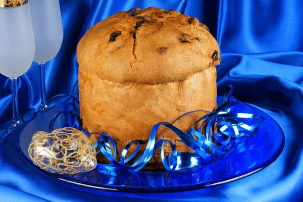 Italian Christmas composition with panettone and spumante — Stock Photo, Image