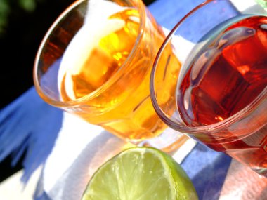 Mini içecekler ve kireç