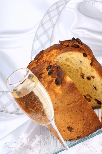 Panettone and spumante the italian Christmas tradition — Stock Photo, Image