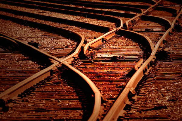 Railyard spår i gryningen — Stockfoto