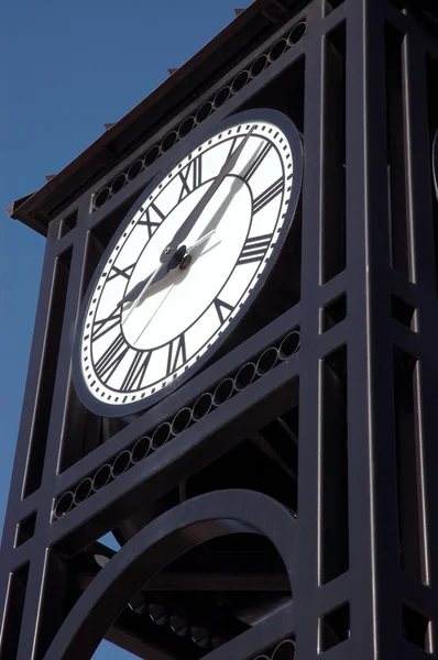 大きな町の時計 — ストック写真