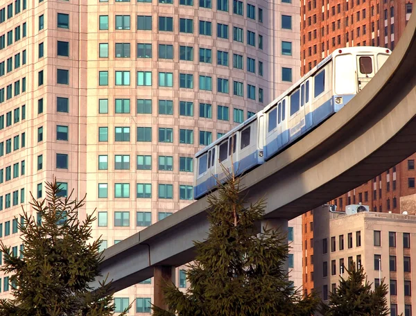 Downtown detroit monorail tåg — Stockfoto