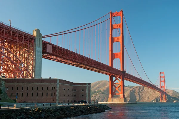Puente Golden Gate en San Francisco al atardecer —  Fotos de Stock