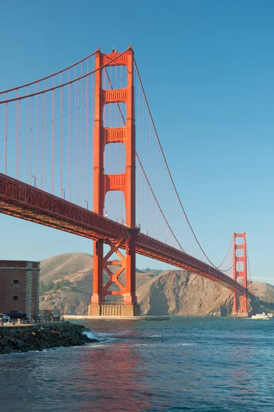 A Ponte Golden Gate em São Francisco durante o pôr-do-sol — Fotografia de Stock