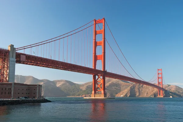 Il Golden Gate Bridge a San Francisco durante il tramonto — Foto Stock