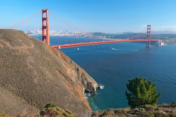 Il Golden Gate Bridge a San Francisco durante il tramonto — Foto Stock