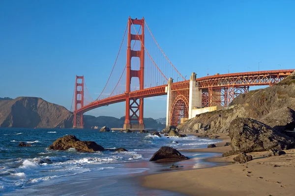 Η χρυσή γέφυρα πυλών στο Σαν Φρανσίσκο ηλιοβασίλεμα — Φωτογραφία Αρχείου