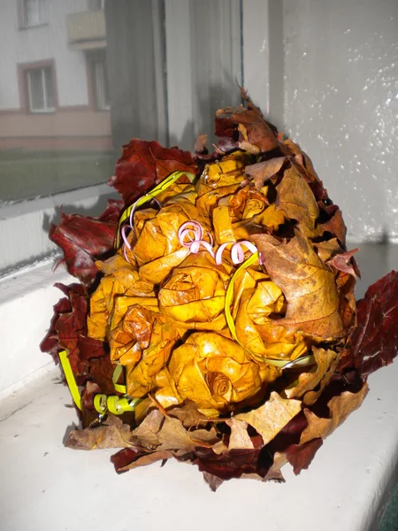 Bouquet d'automne à partir de feuilles d'érable . — Photo