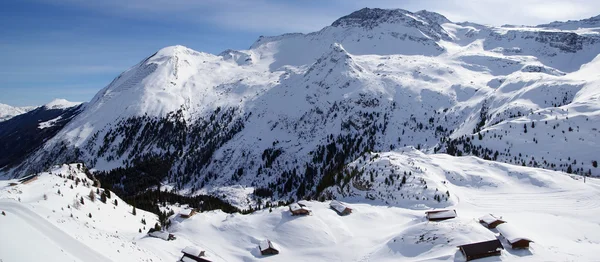 Vista panorámica de los Alpes. Invierno — Foto de Stock