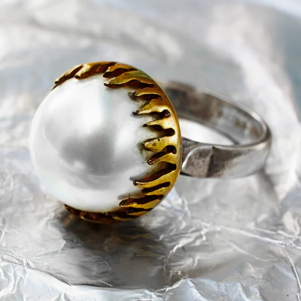 Ottoman pearl vintage ring — Stock Photo, Image